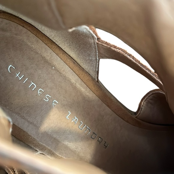 Chinese Laundry “Dandy” Whisky Suede Brown Strappy Boots/ Flats Size 10 - Picture 6 of 7